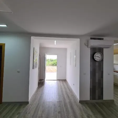 Βίλα Vacation House Privlaka
